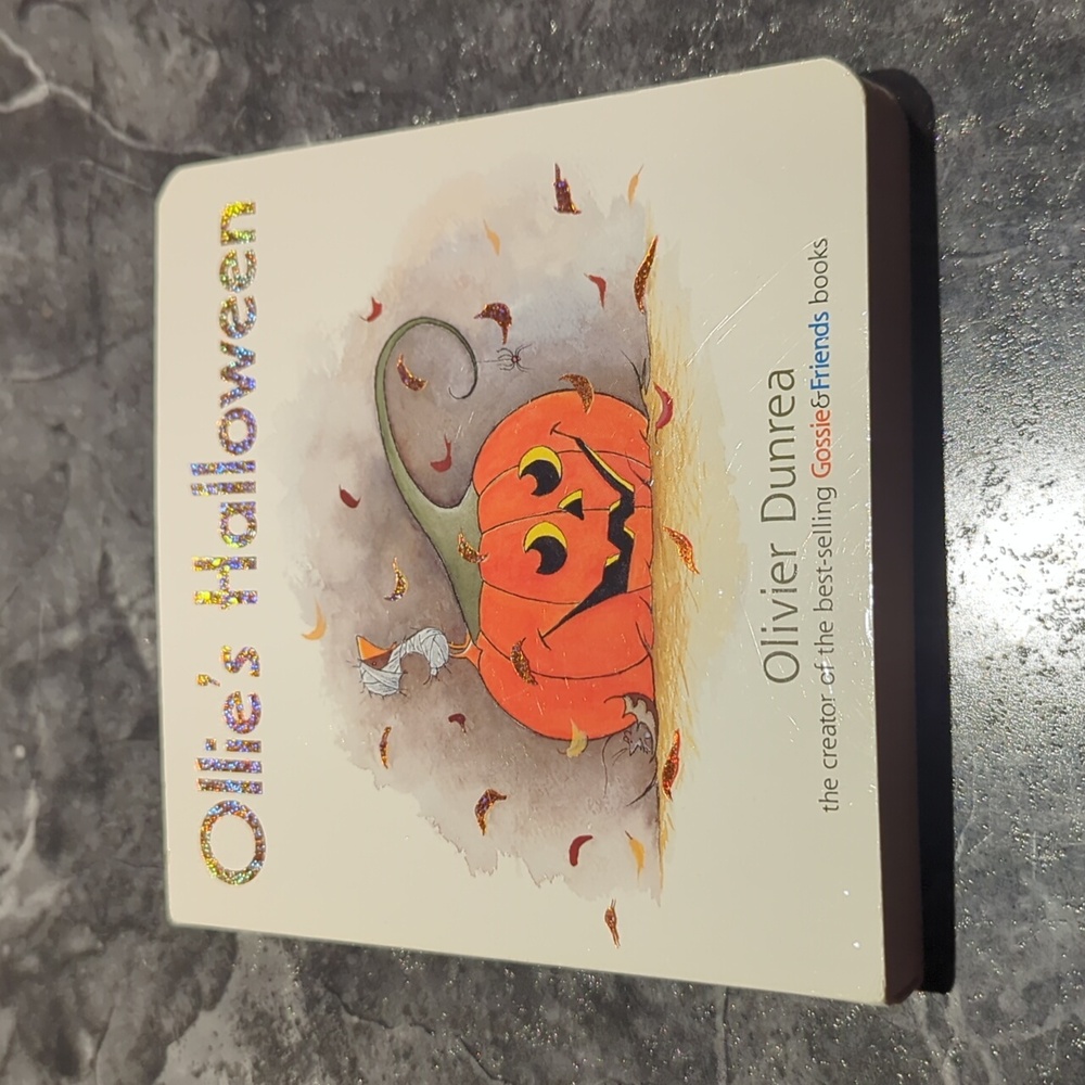 ⭐️ 5/ $25 Ollie's Halloween board book